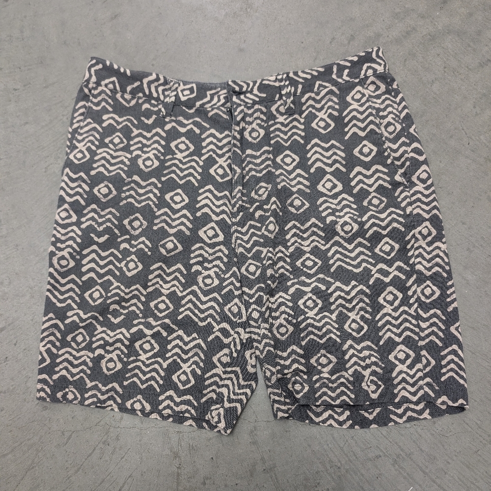 *Vans Off the Wall Patterned Dark Gray and White Men's Shorts, Size 32